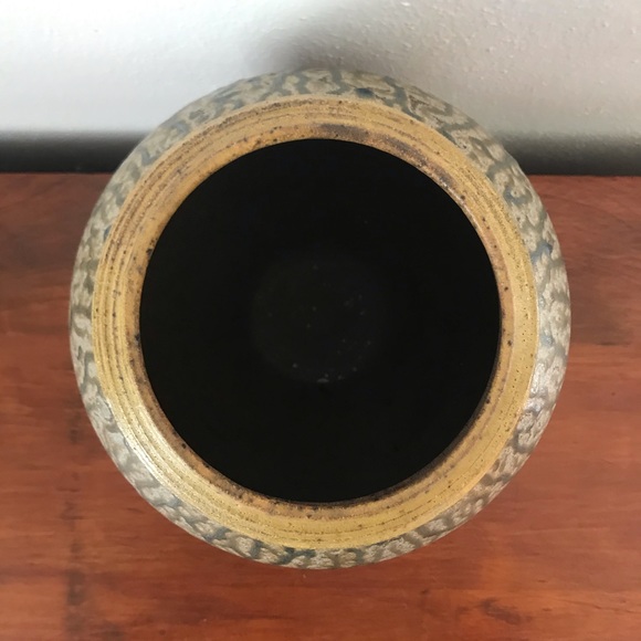 Vintage signed studio art pottery ceramic vase - Picture 5 of 7